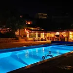Bella Vista House Hotel *