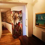 Bella Vista House Hotel *