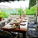 Bella Vista House Hotel *