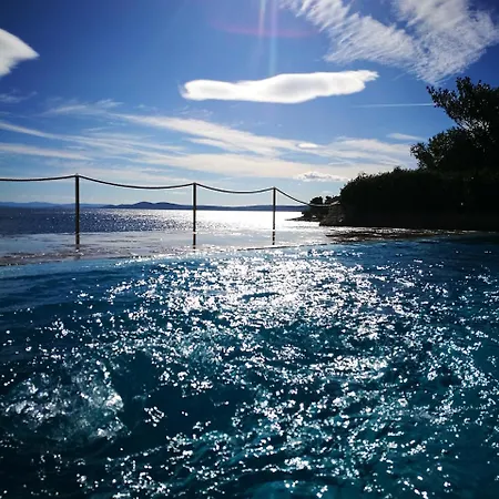 Bella Vista Beach House Hotel