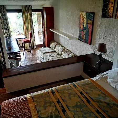 Bella Vista Beach House Hotel