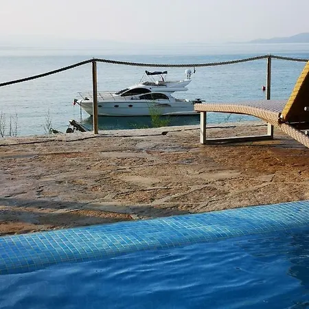 Bella Vista Beach House Hotel *