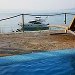 Bella Vista House Hotel *