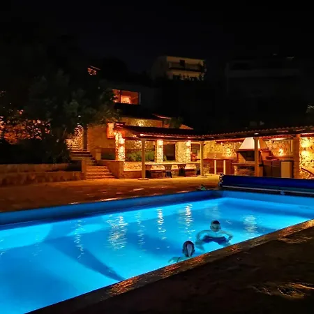 Bella Vista House Hotel *