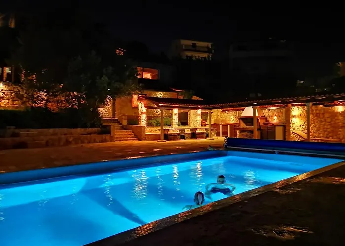 Bella Vista House Hotel *