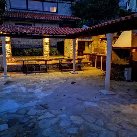 Bella Vista House * Τρογκίρ